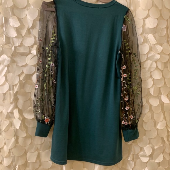 NWOT Green Embroidered Shift Dress - Picture 4 of 4